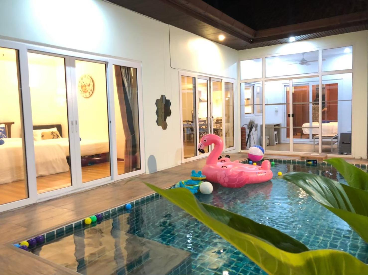The Pool House No.8 *