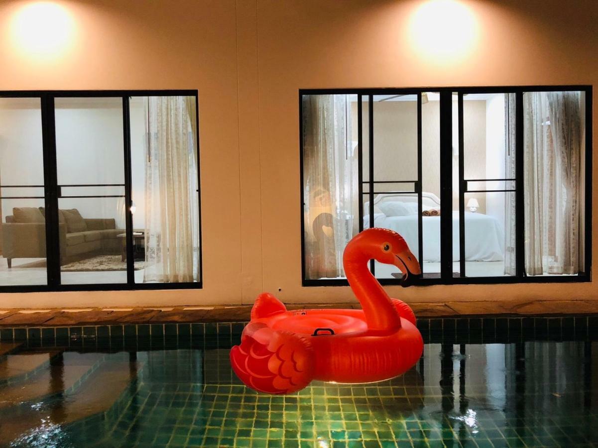 The Pool House No.8 *